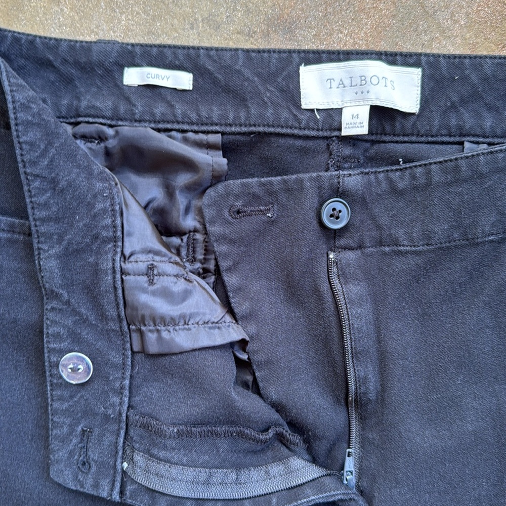 Talbots Women's Black Cropped Pants 14. - Picture 2 of 3